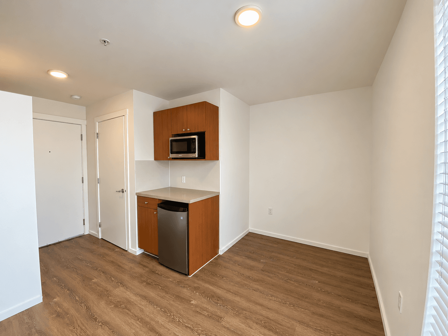 Kirkland Apartment: 450 Central Way