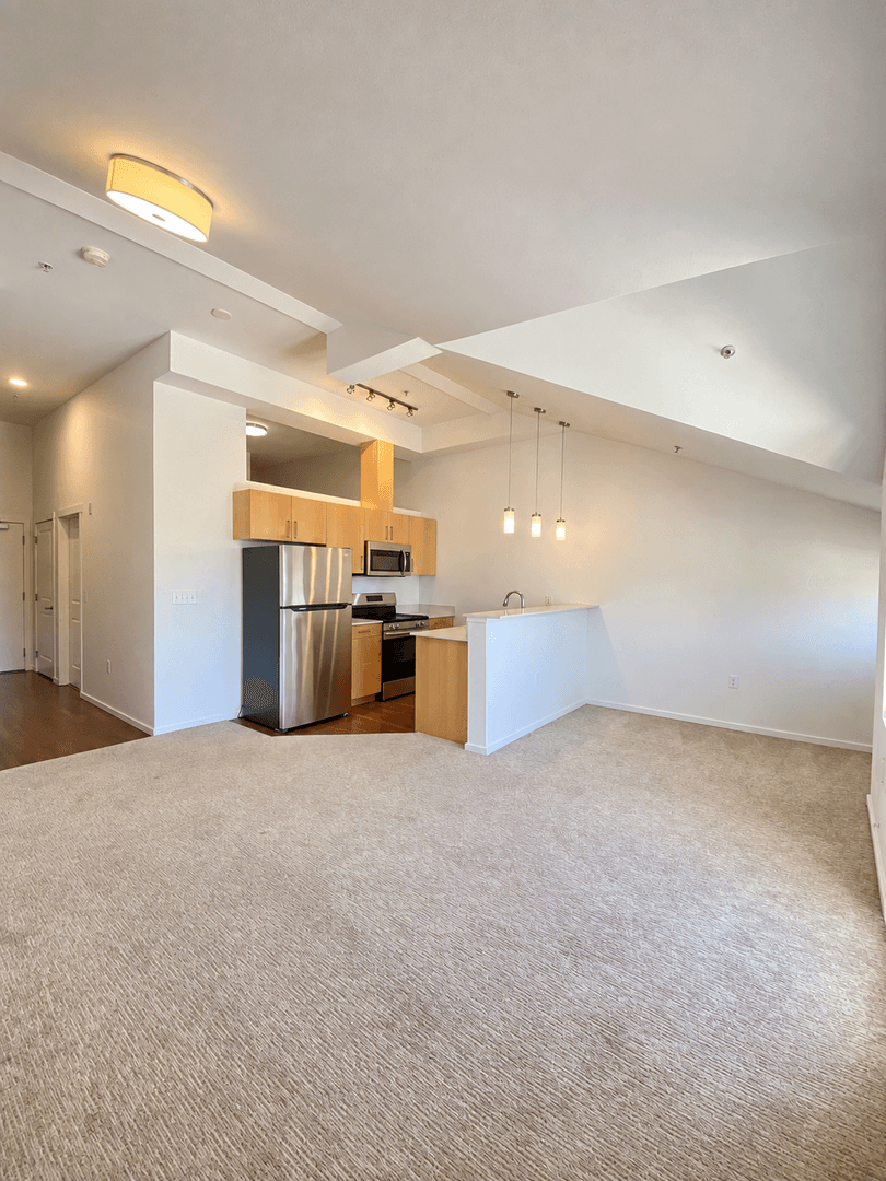 Kirkland Apartment: 450 Central Way