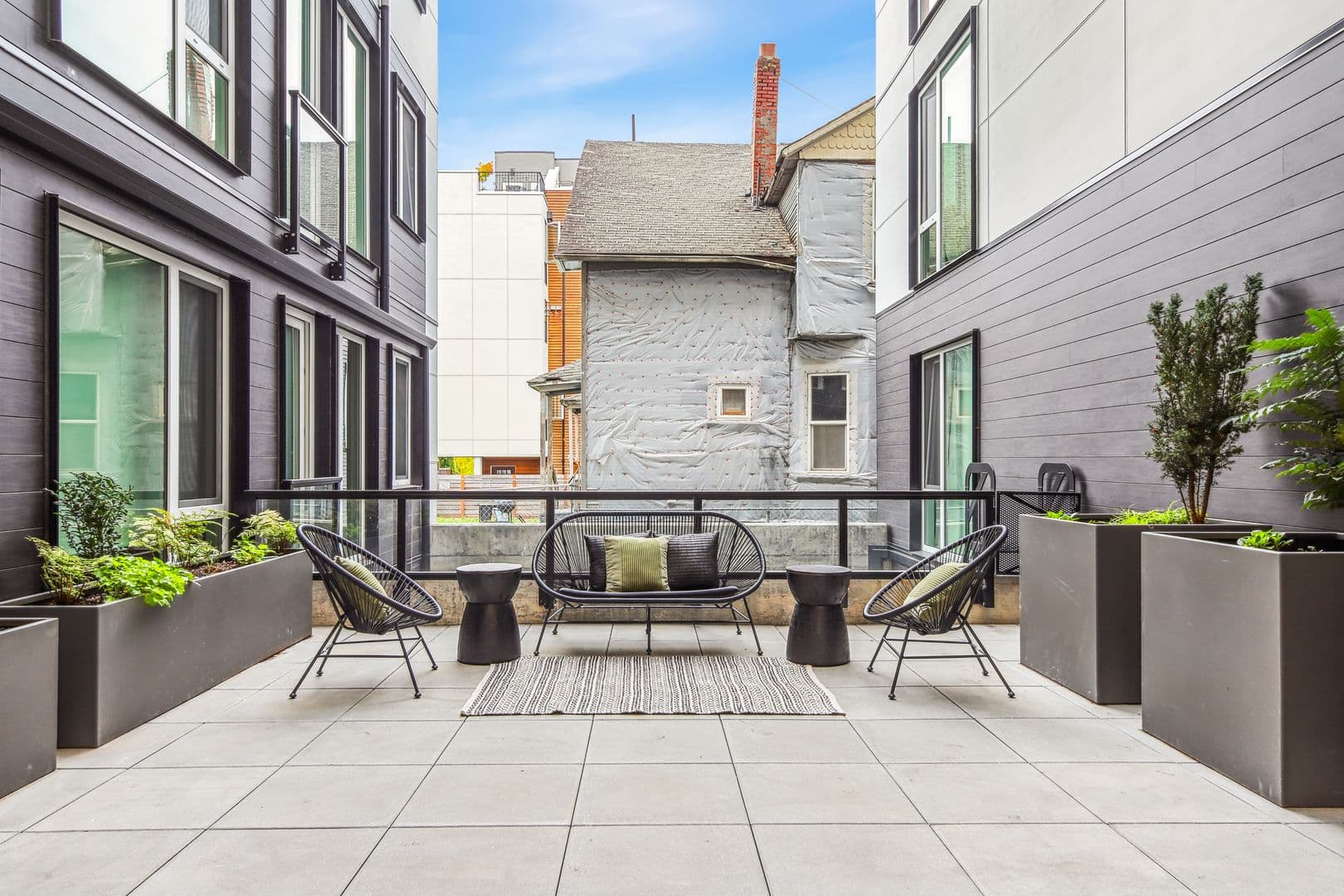 Seattle Apartment: 1419 24th Ave