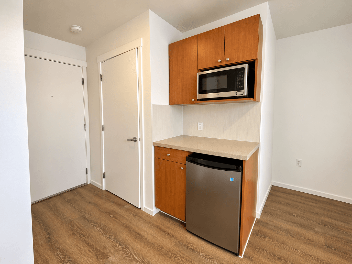 Kirkland Apartment: 450 Central Way