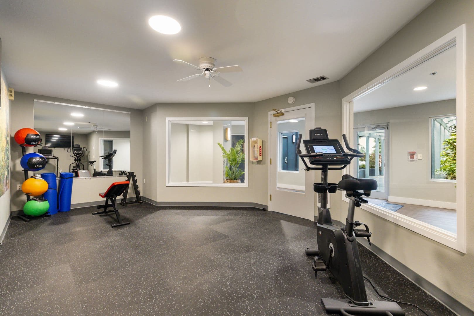 Seattle Apartment: 9425 35th Ave NE