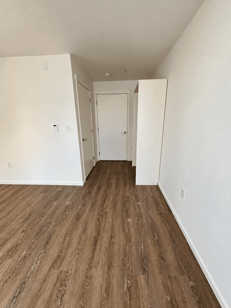 Kirkland Apartment: 450 Central Way