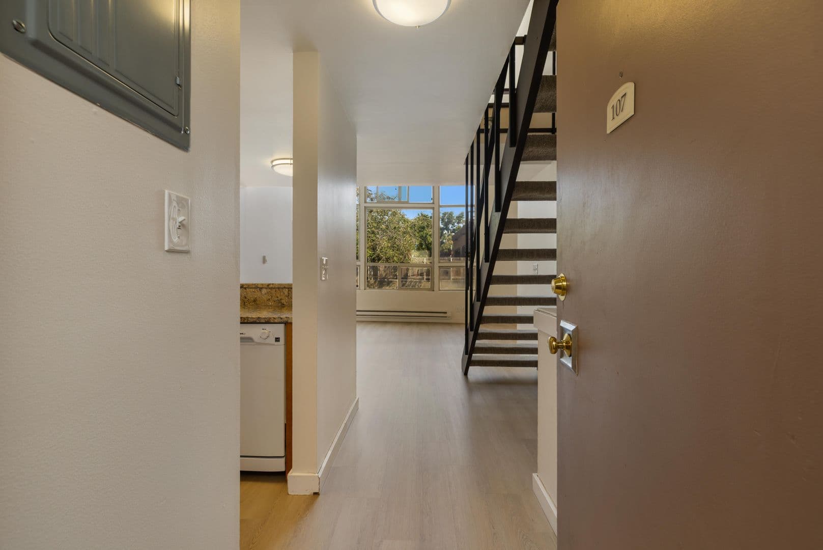 Seattle Apartment: 312 Harvard Ave E