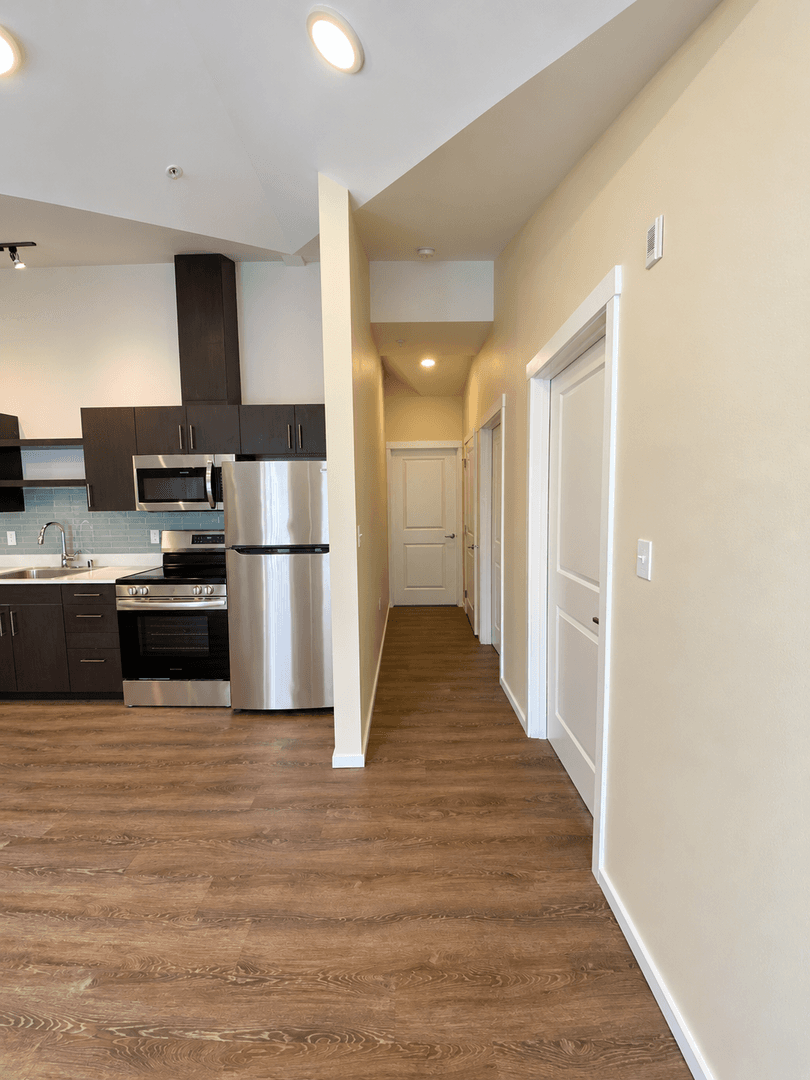 Kirkland Apartment: 450 Central Way