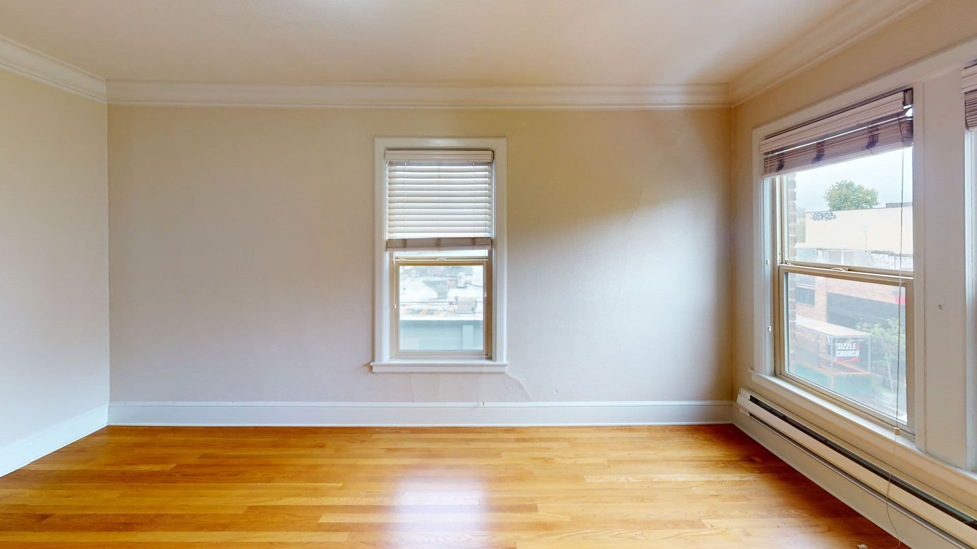 Seattle Apartment: 1304 NE 42nd St