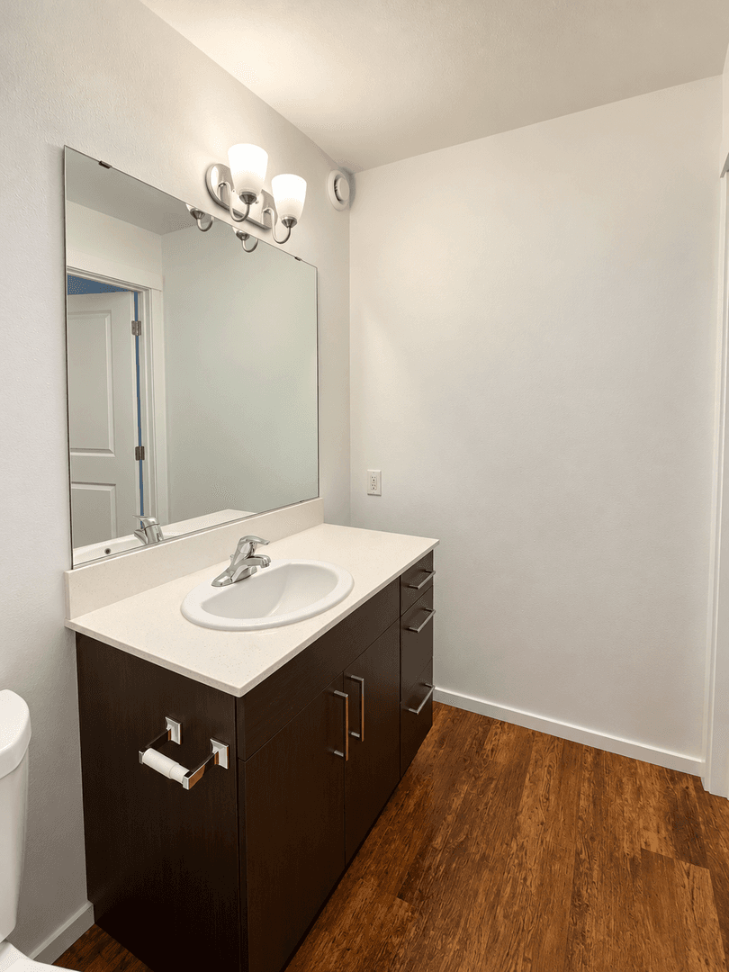 Kirkland Apartment: 450 Central Way