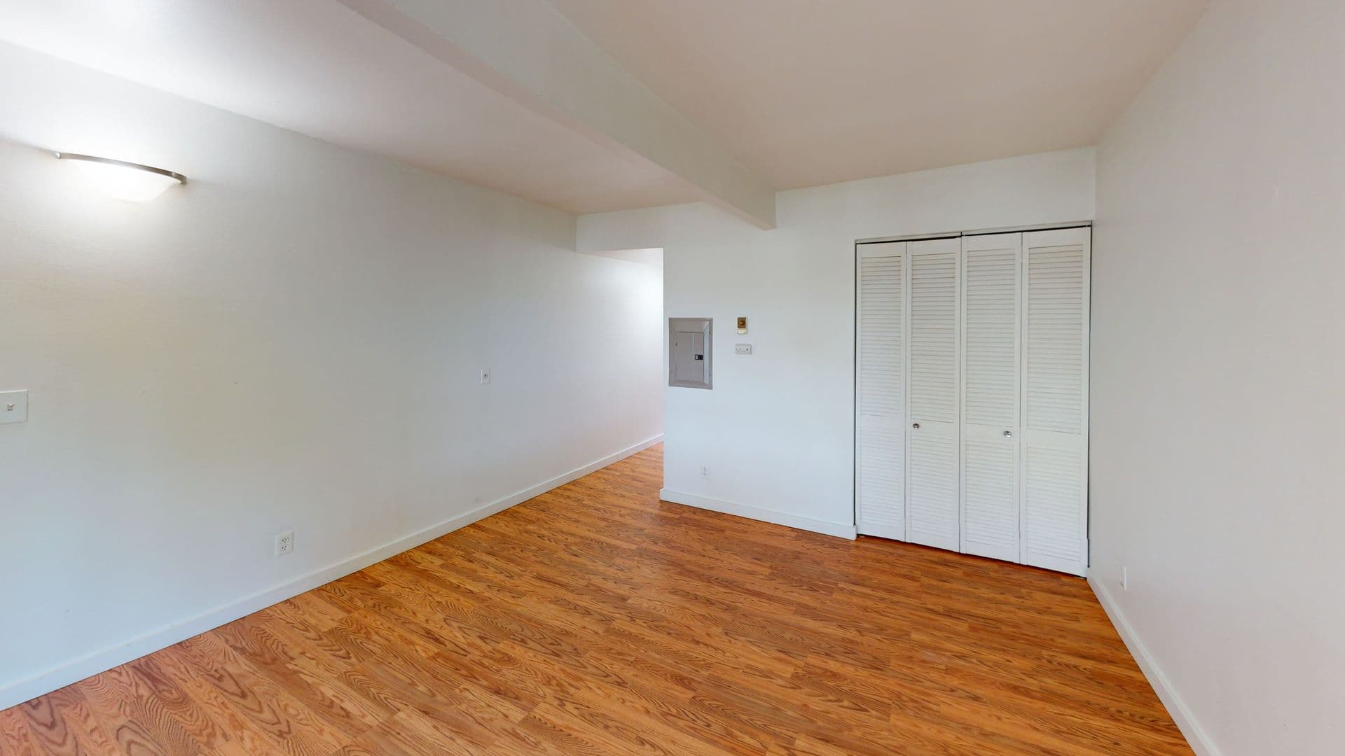 Seattle Apartment: 4708 22nd Ave NE