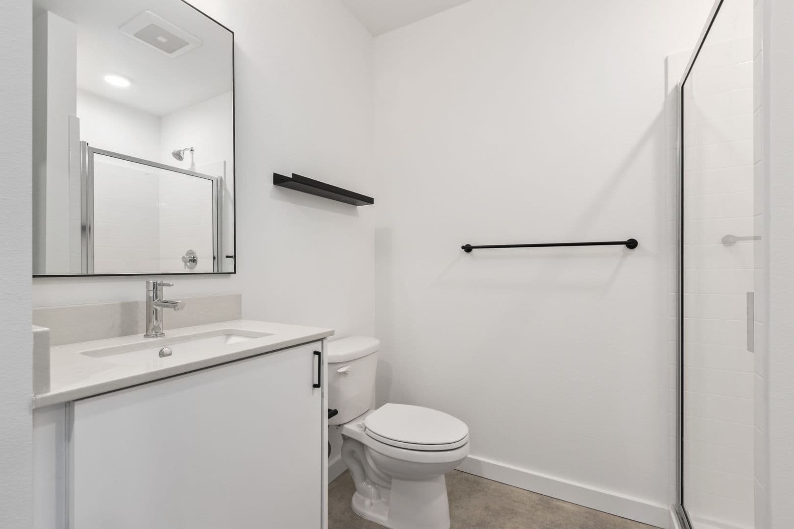 Seattle Apartment: 6820 Oswego Pl NE