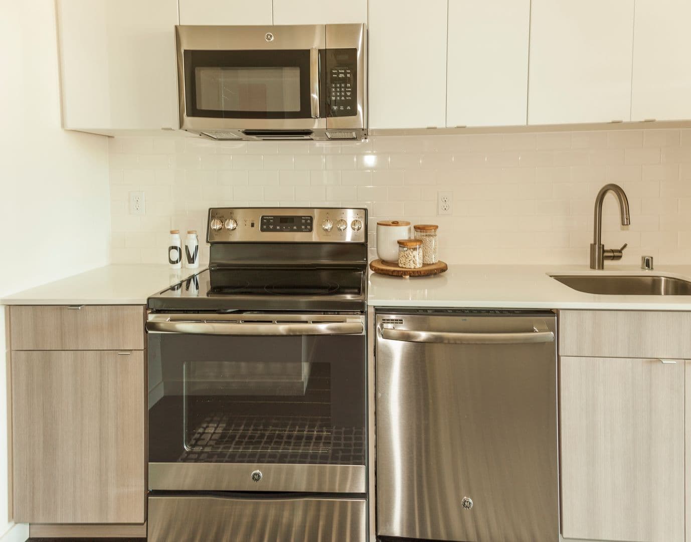 Seattle Apartment: 1701 Dexter Ave N