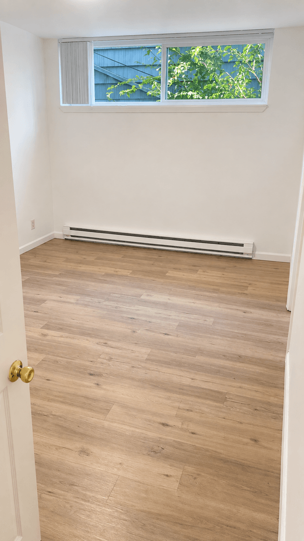 Seattle Apartment: 840 W Nickerson St