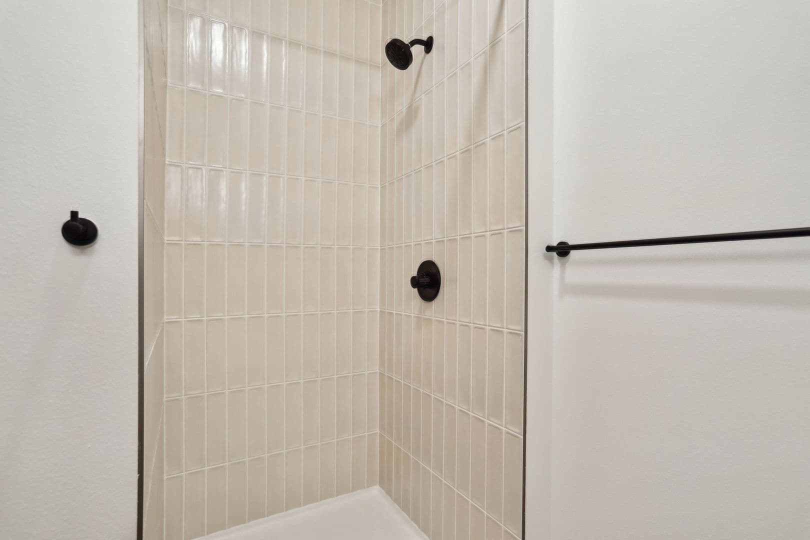 Seattle Apartment: 1140 NW Market St