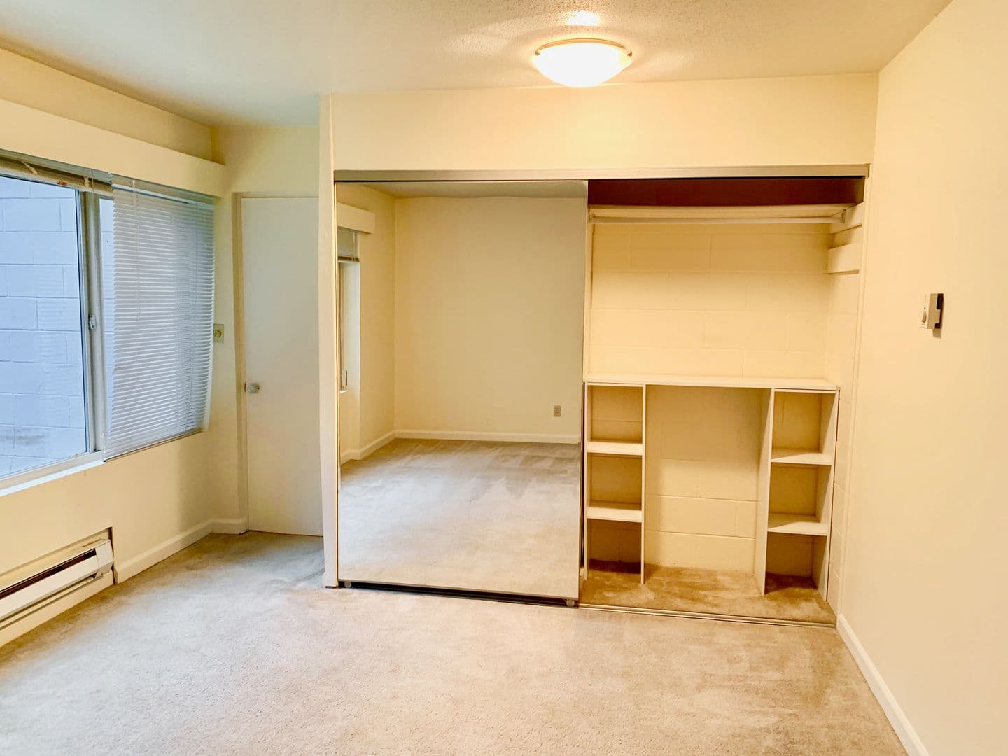 Seattle Apartment: 1700 Taylor Ave N
