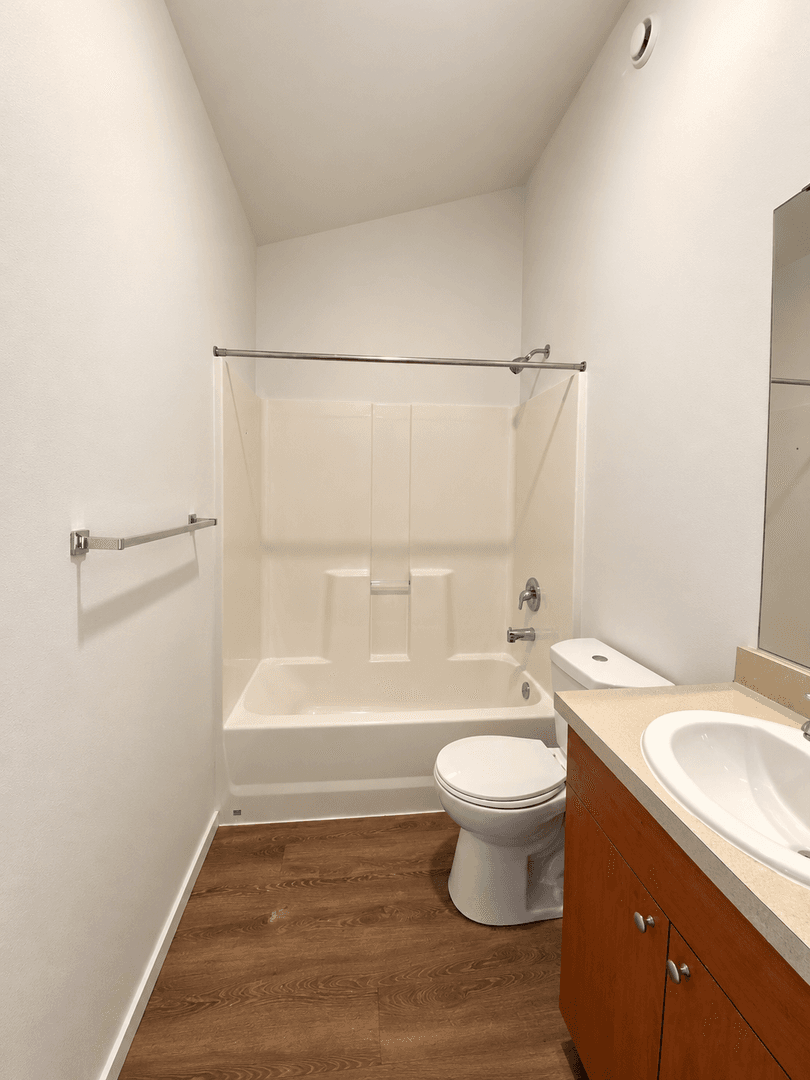 Kirkland Apartment: 450 Central Way