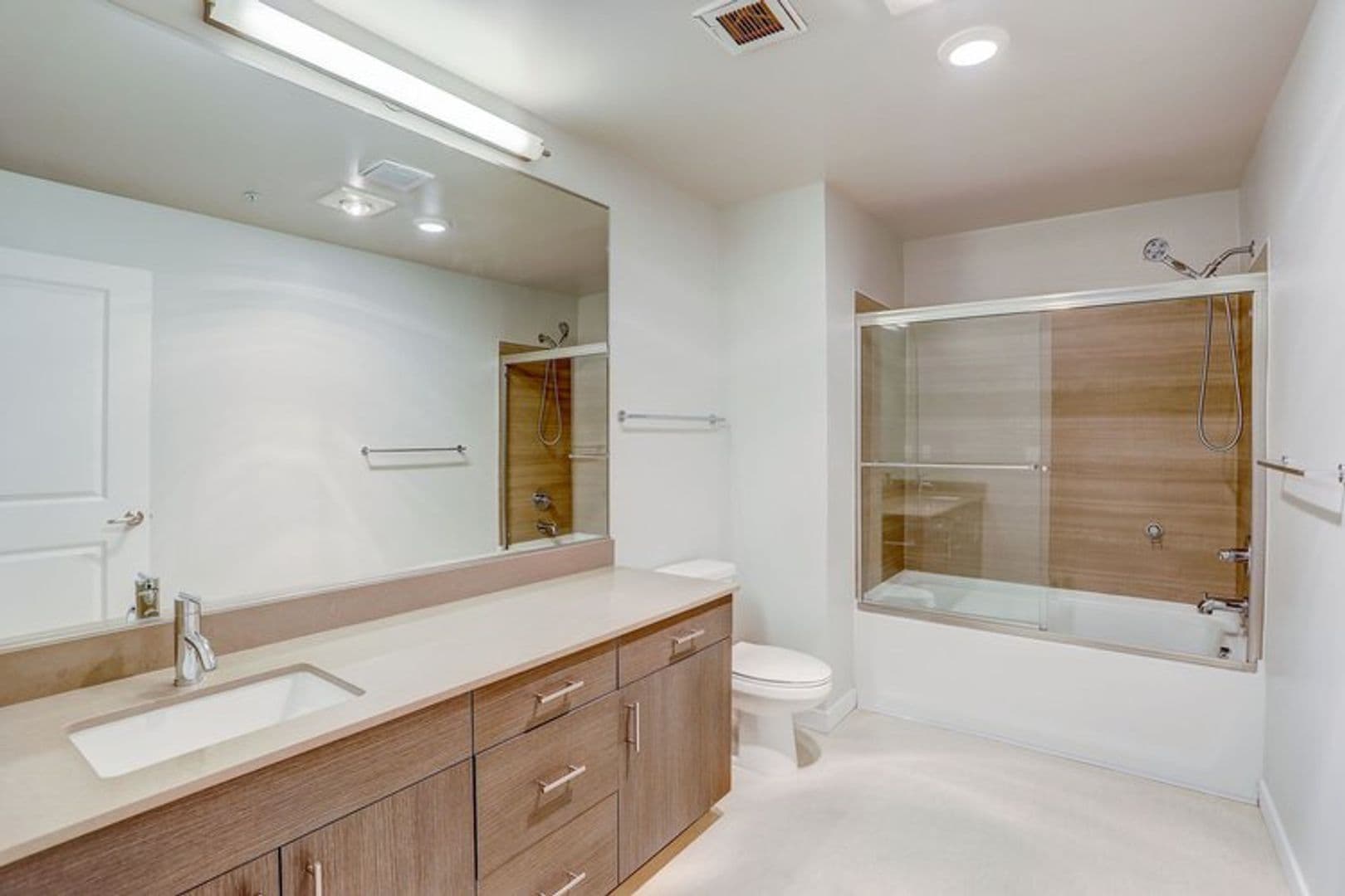 Seattle Apartment: 954 E. Union St.