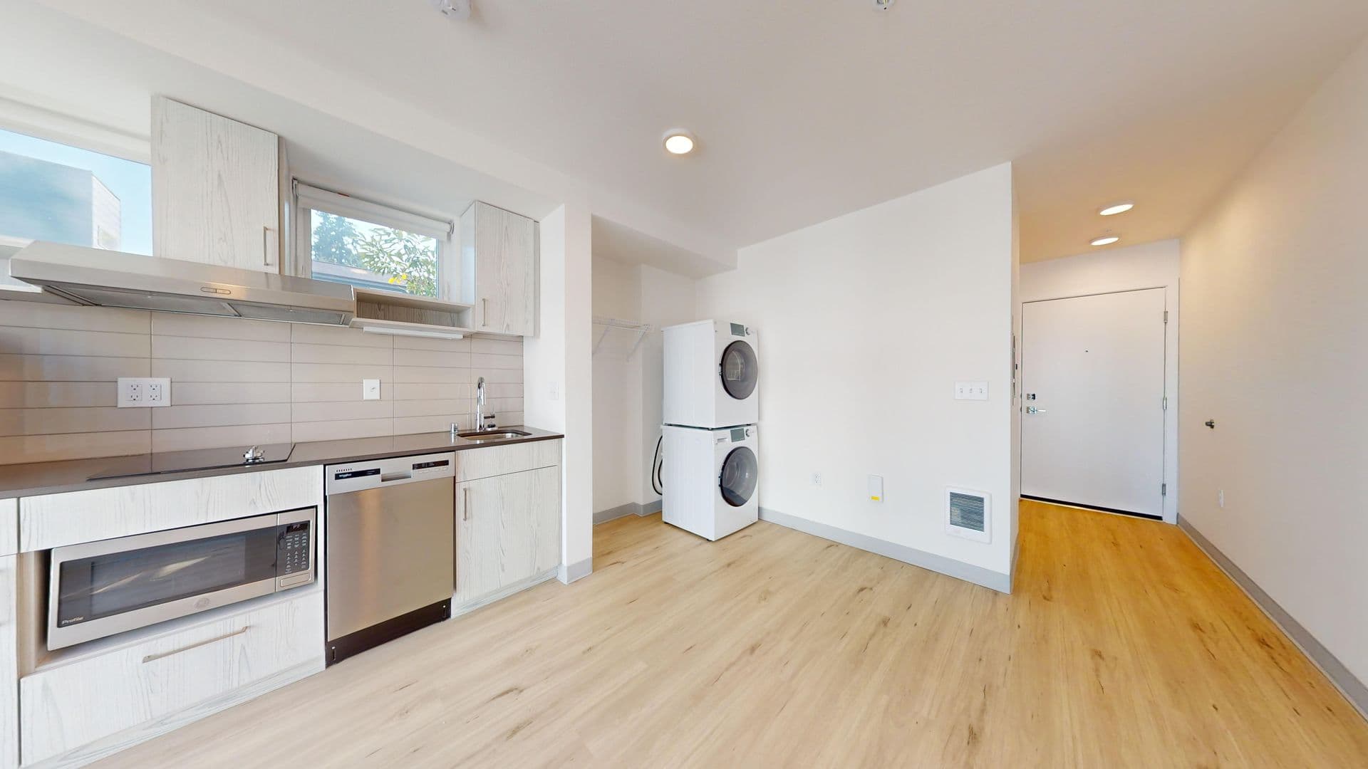 Seattle Apartment: 5231 Rainier Ave S