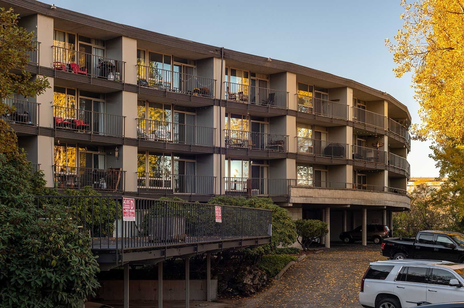 Seattle Apartment: 2410 Boyer Ave E