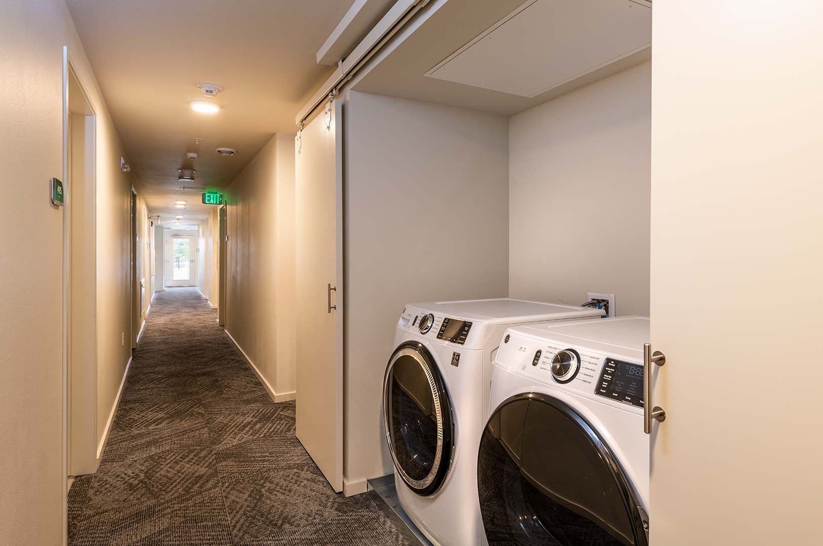 Kirkland Apartment: 330 4th ST