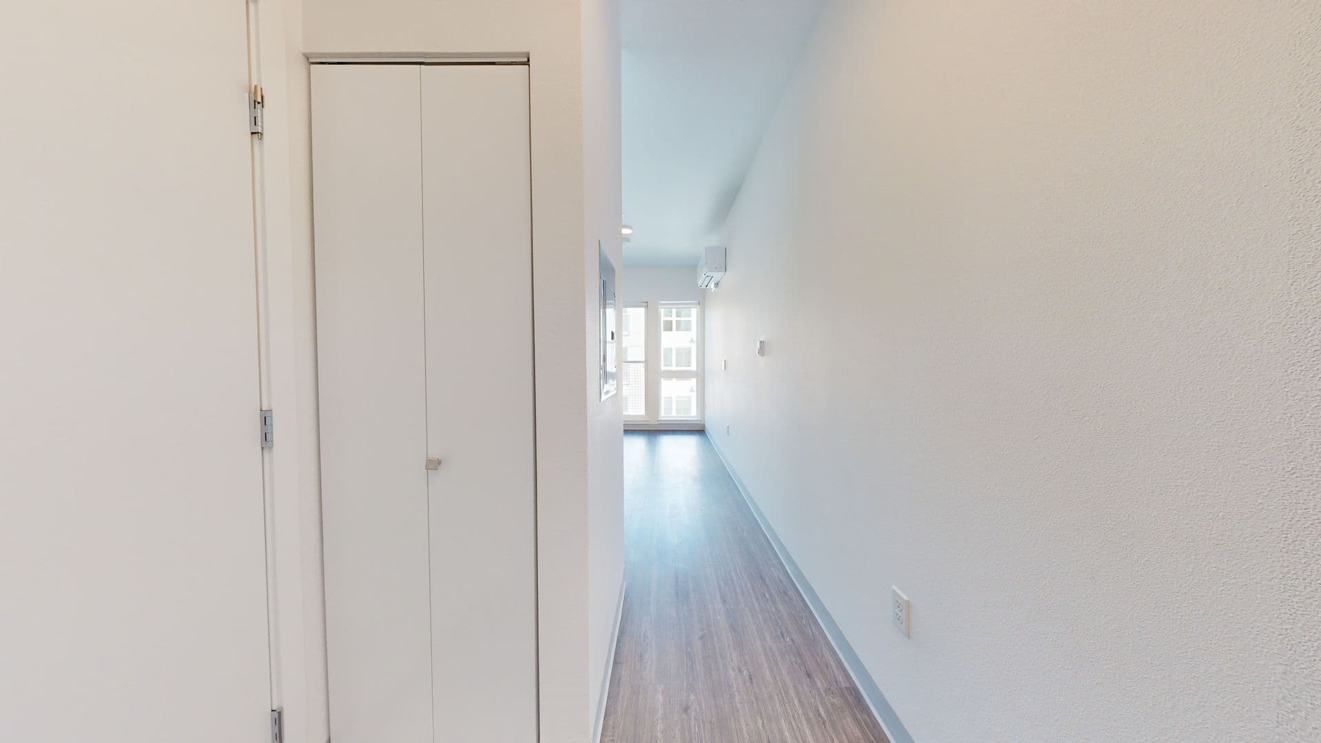 Seattle Apartment: 5231 Rainier Ave S
