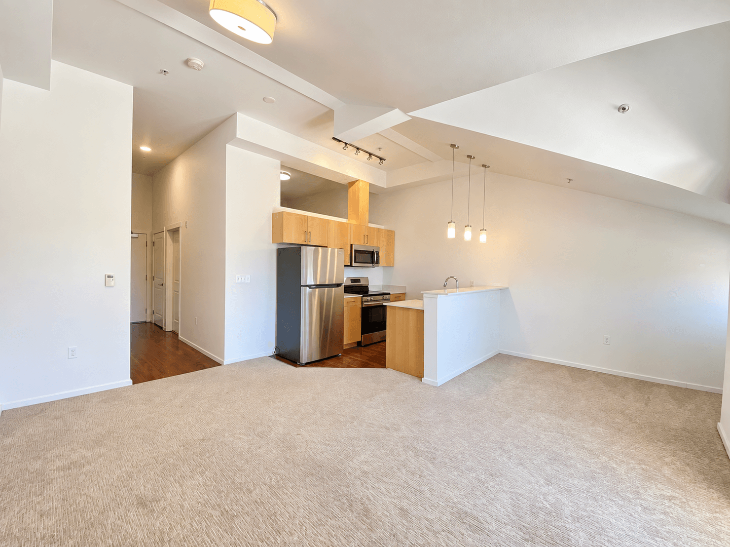 Kirkland Apartment: 450 Central Way