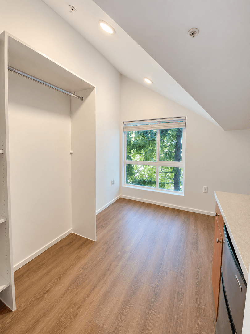 Kirkland Apartment: 450 Central Way