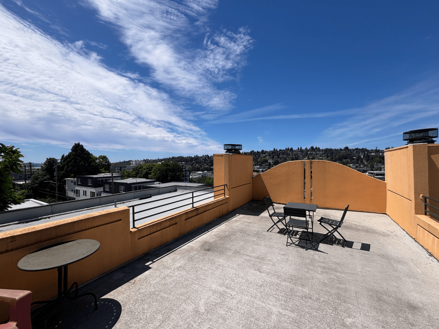 Seattle Apartment: 3425 14th Ave W