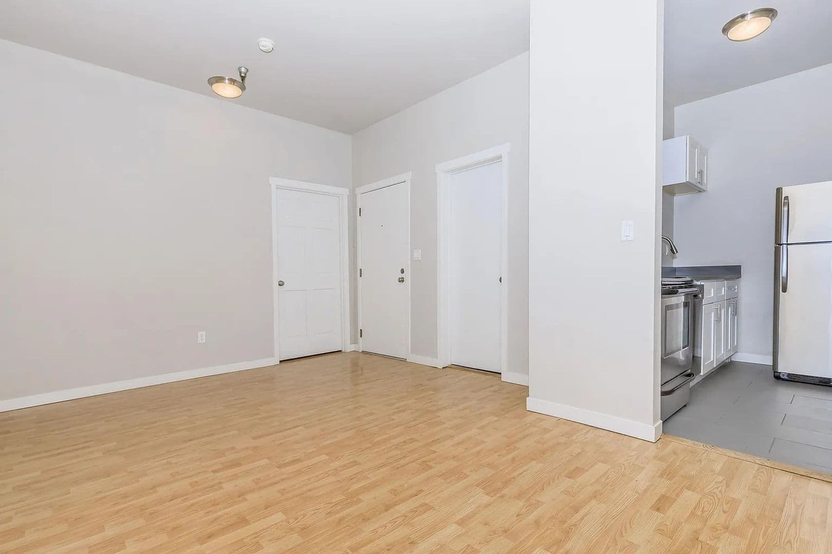 Seattle Apartment: 100 6th Ave S