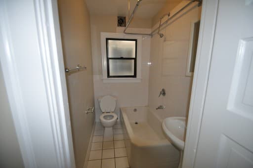 Seattle Apartment: 715 2nd Ave N