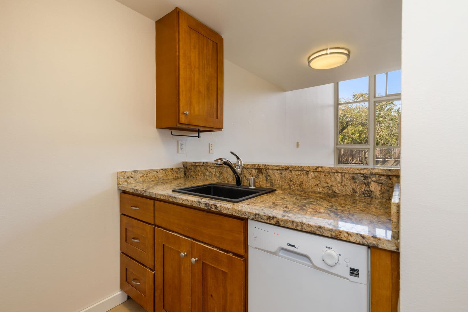 Seattle Apartment: 312 Harvard Ave E