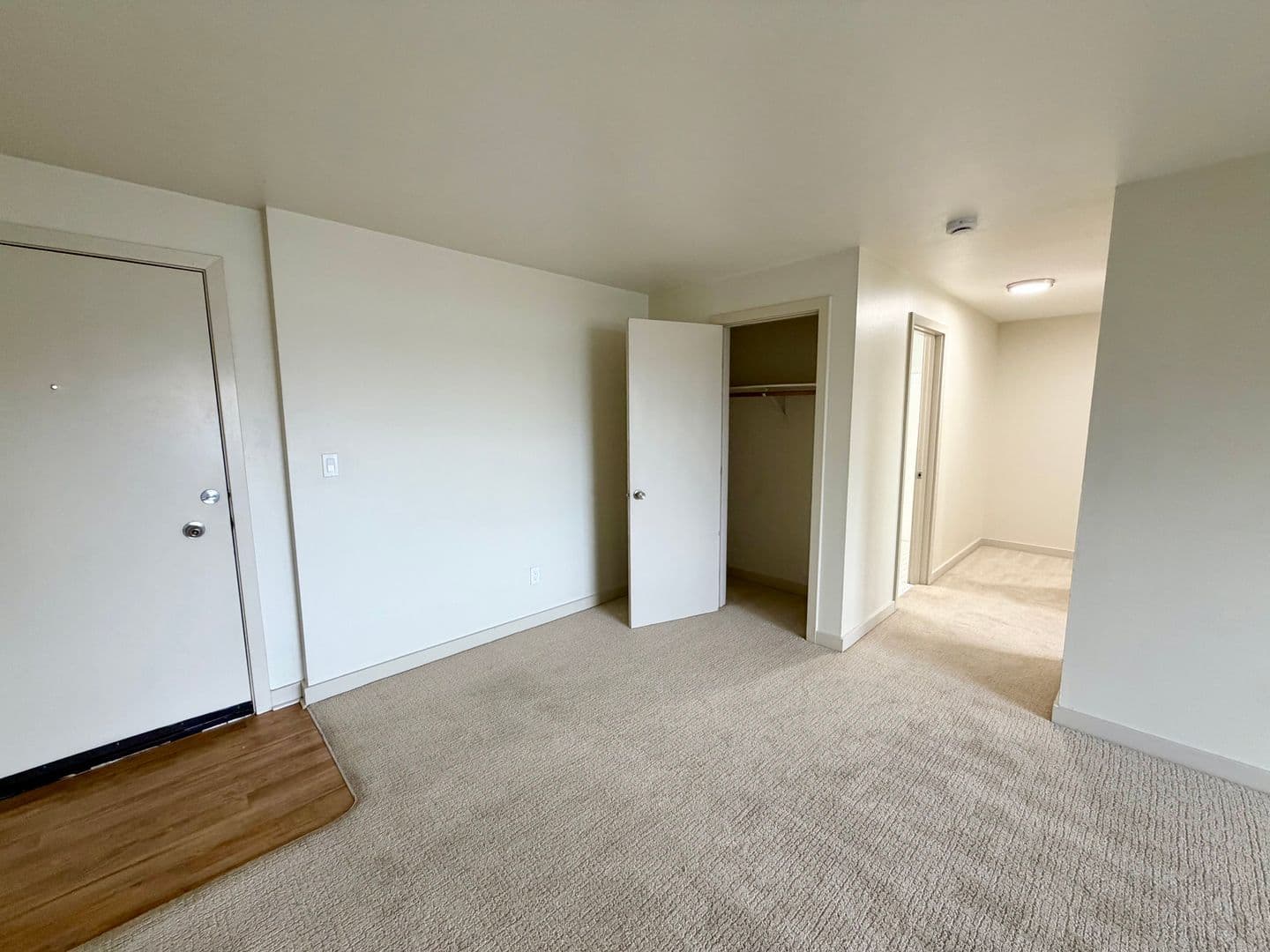 Seattle Apartment: 1653 21st Ave