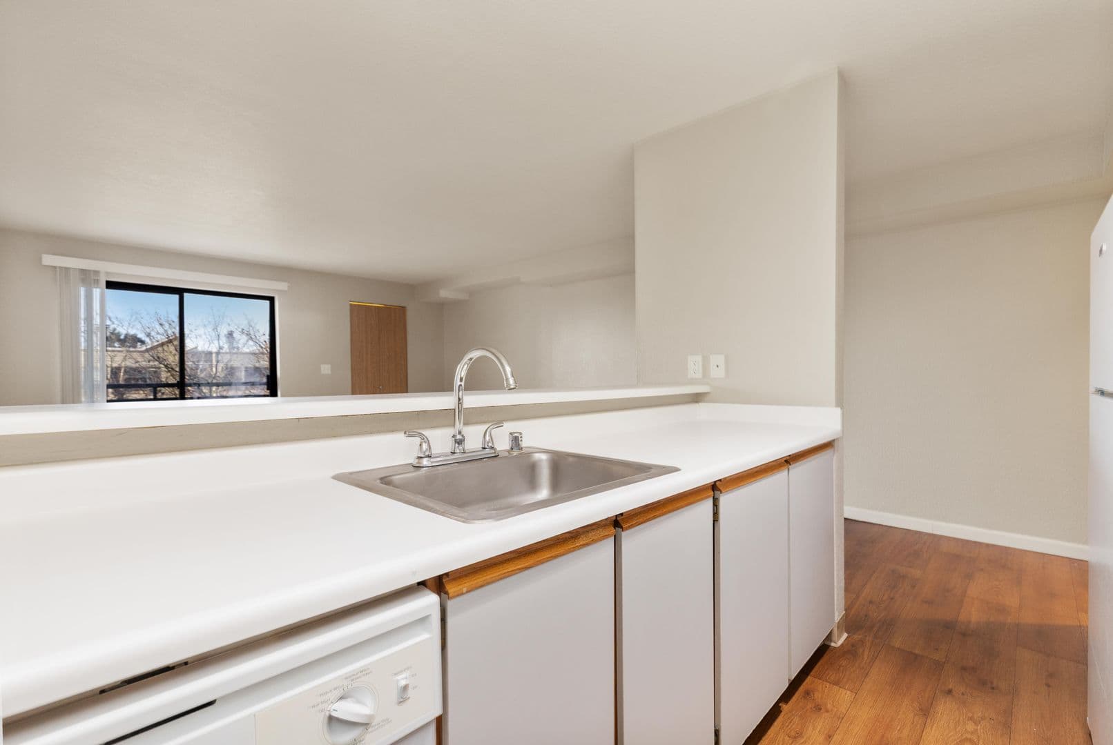Seattle Apartment: 500 13th Ave E