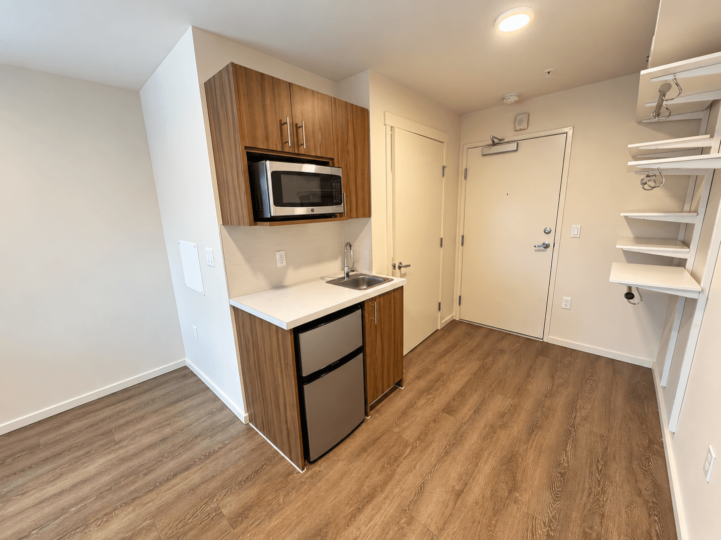 Kirkland Apartment: 330 4th ST