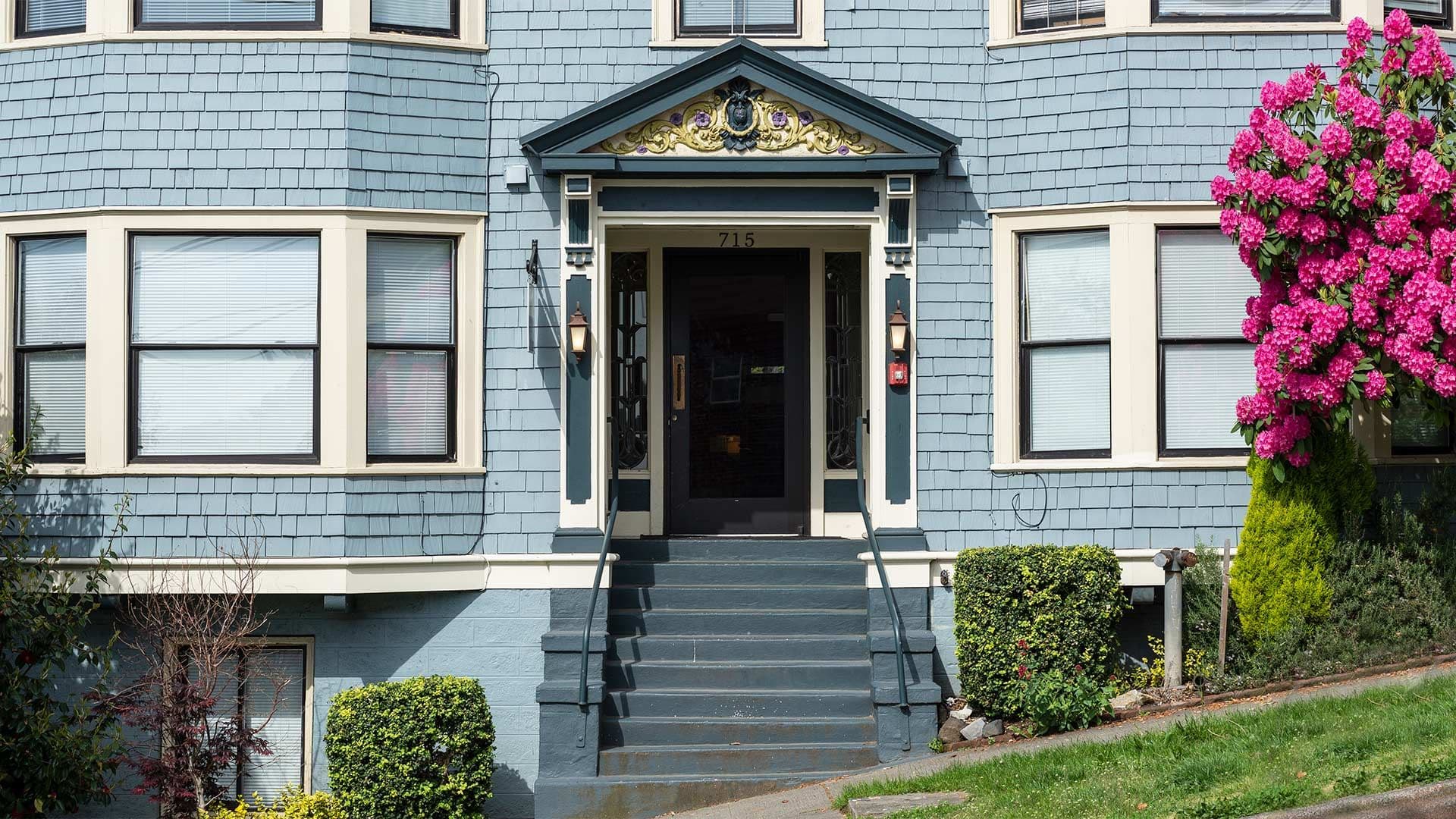 Seattle Apartment: 715 2nd Ave N