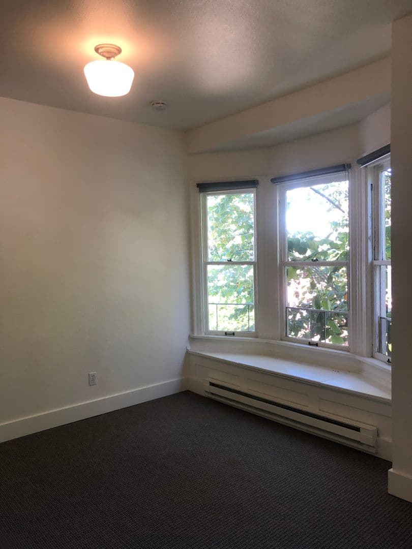 Seattle Apartment: 1420 Belmont Ave