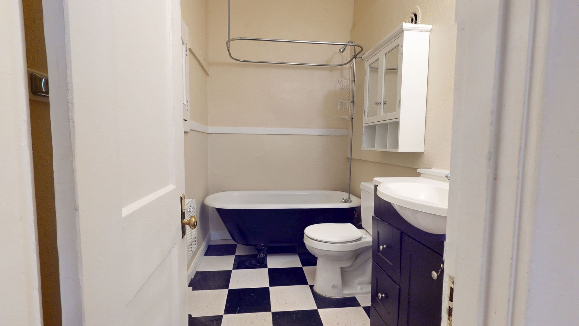 Seattle Apartment: 317 Harvard Ave E