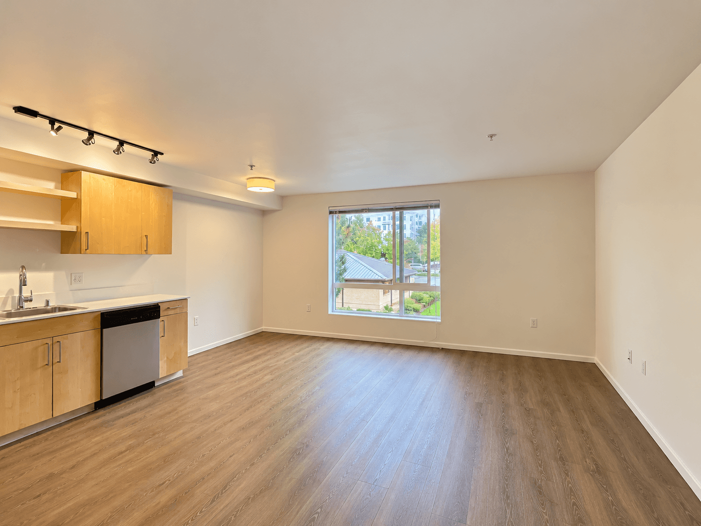 Kirkland Apartment: 450 Central Way