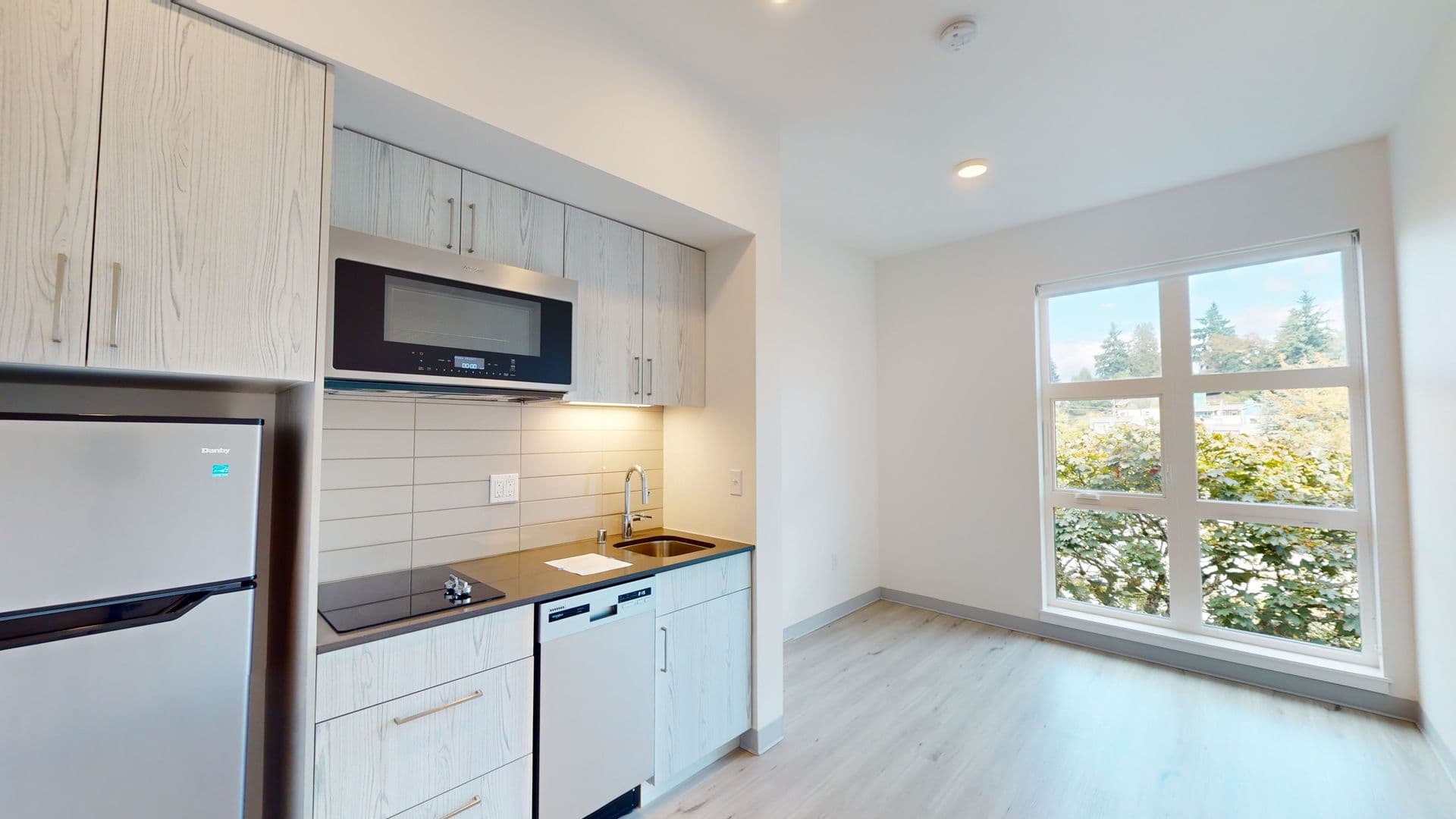 Seattle Apartment: 5231 Rainier Ave S