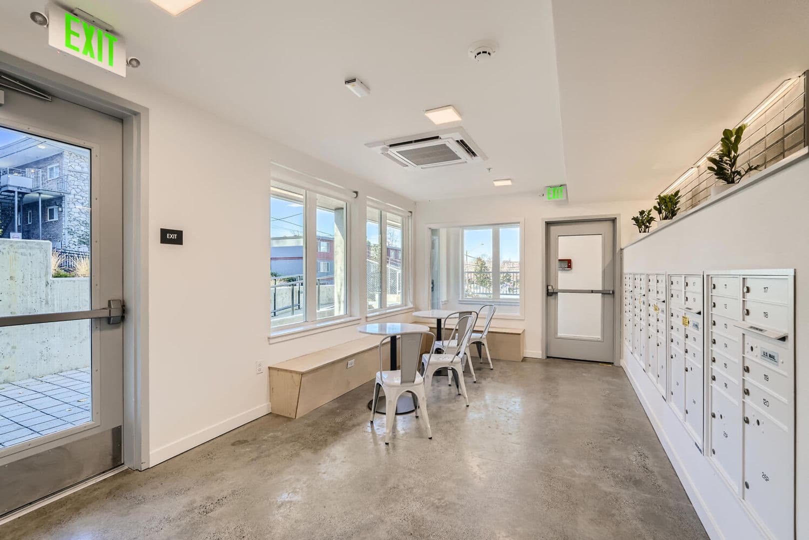 Seattle Apartment: 5231 Rainier Ave S