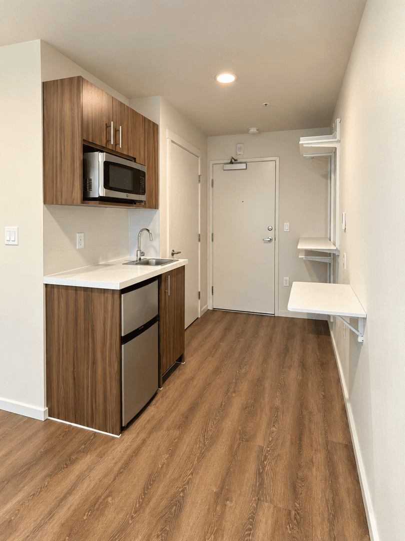 Kirkland Apartment: 330 4th ST