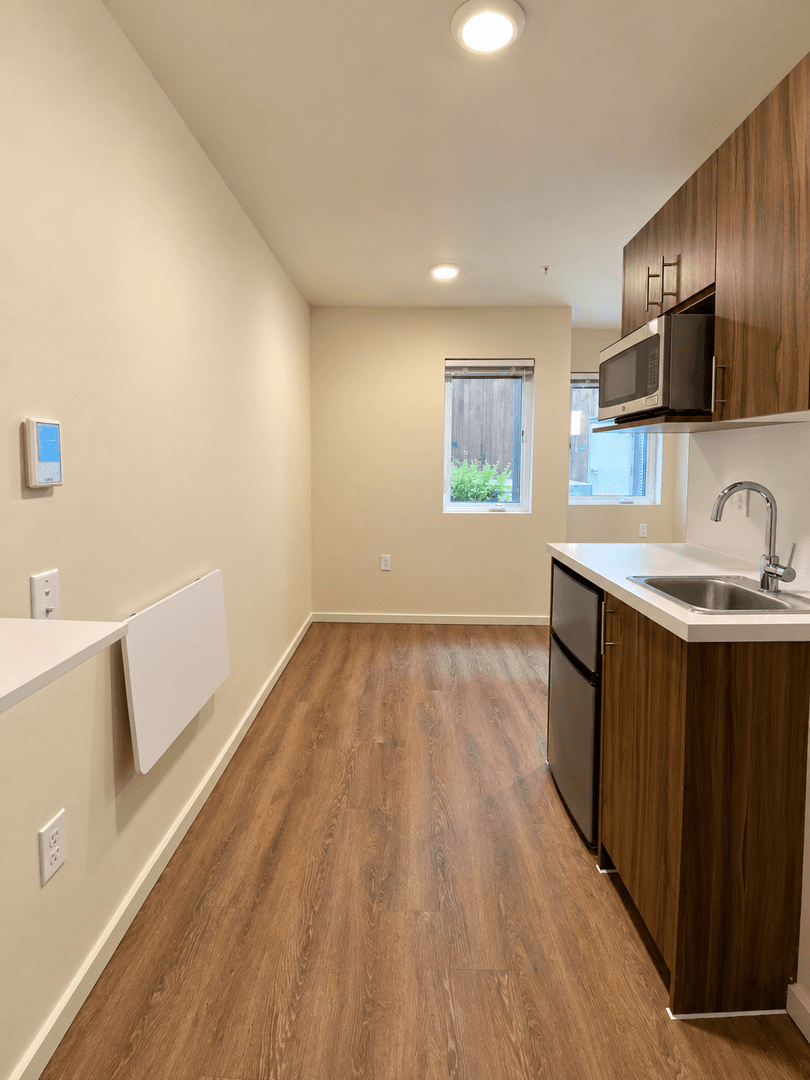 Kirkland Apartment: 330 4th ST
