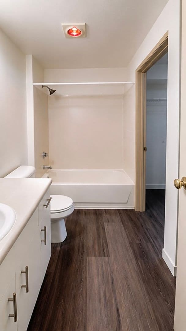Seattle Apartment: 300 11th Ave