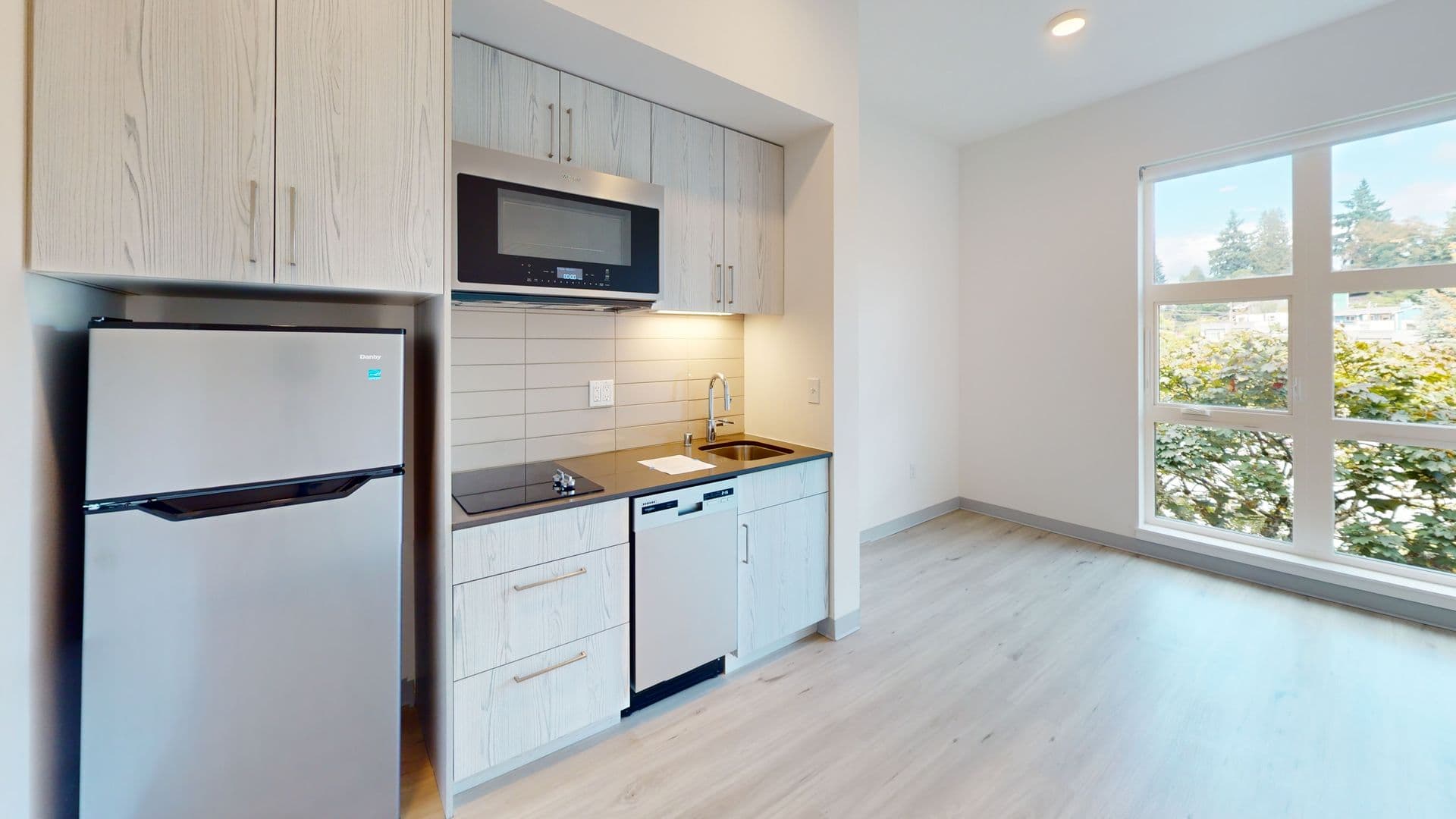 Seattle Apartment: 5231 Rainier Ave S