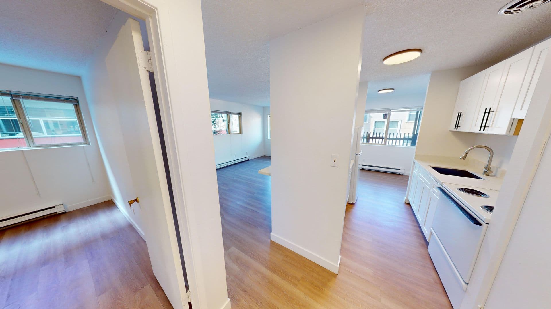 Seattle Apartment: 323 Belmont Ave E