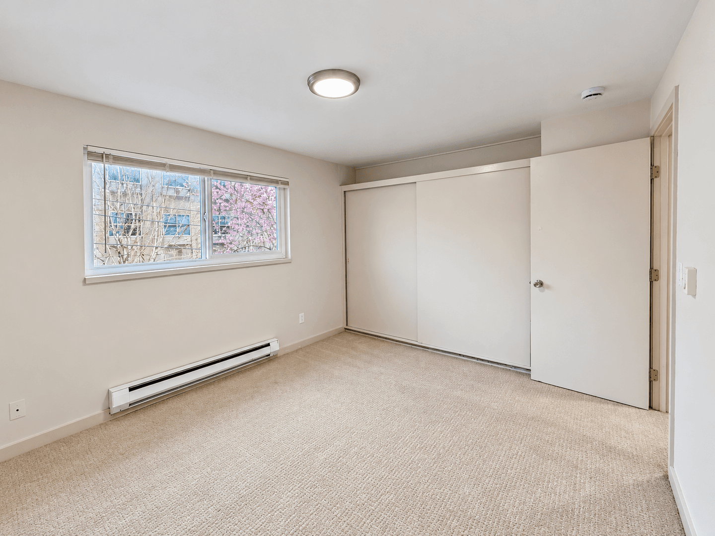 Seattle Apartment: 1653 21st Ave