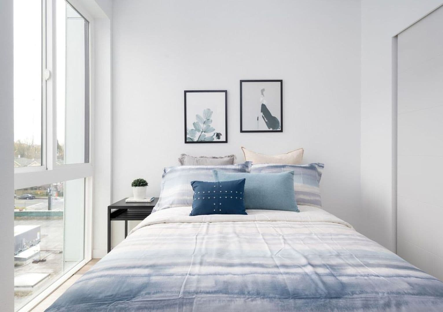 Seattle Apartment: 121 15th Ave E