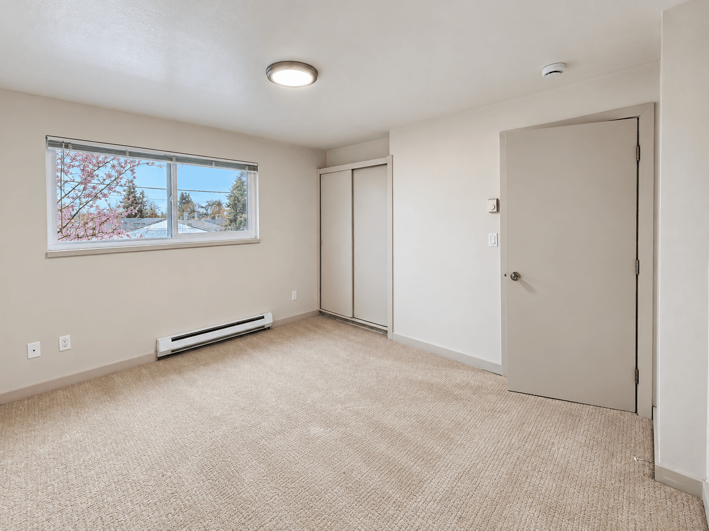 Seattle Apartment: 1653 21st Ave