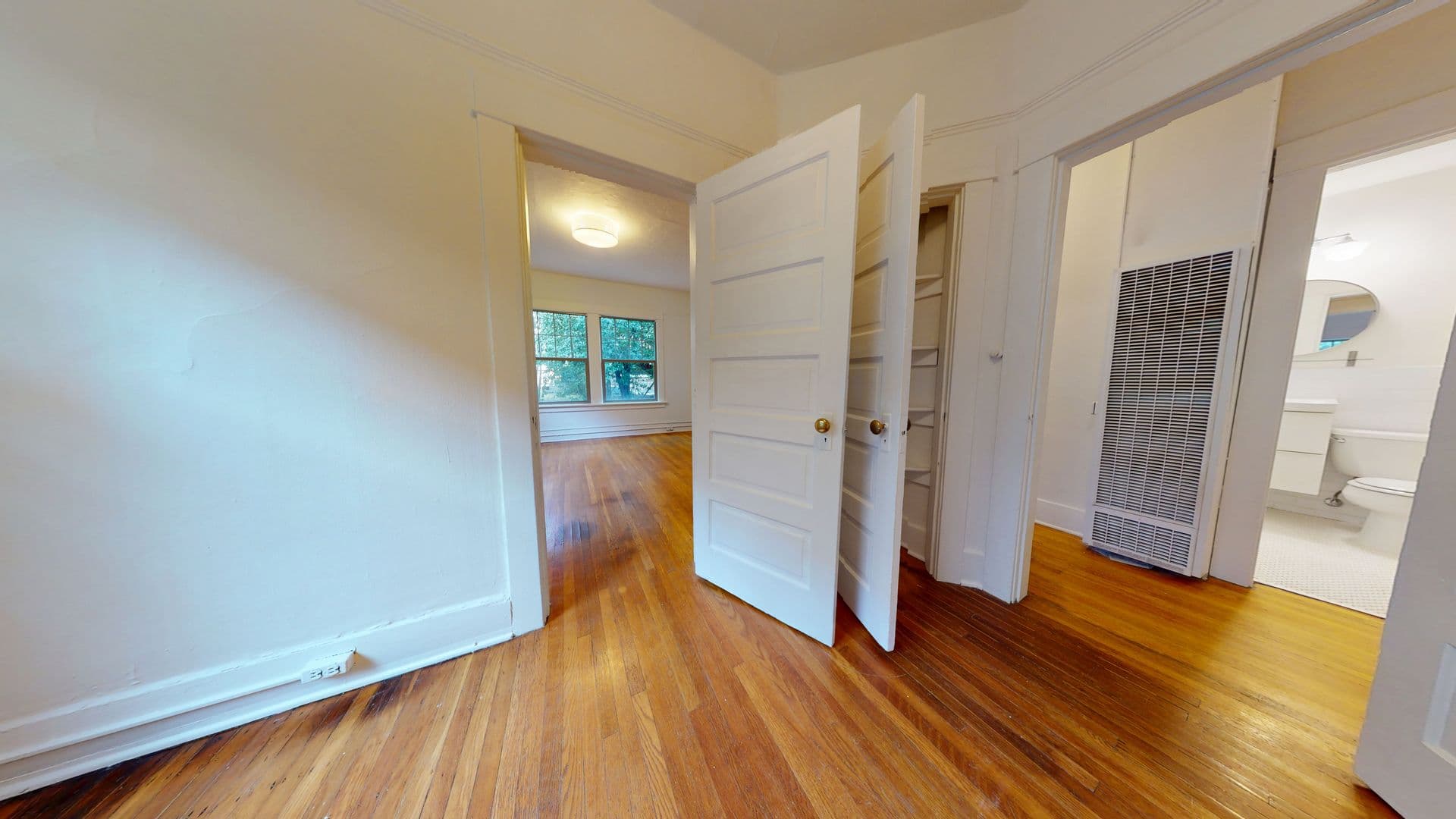 Seattle Apartment: 1052 E Thomas St