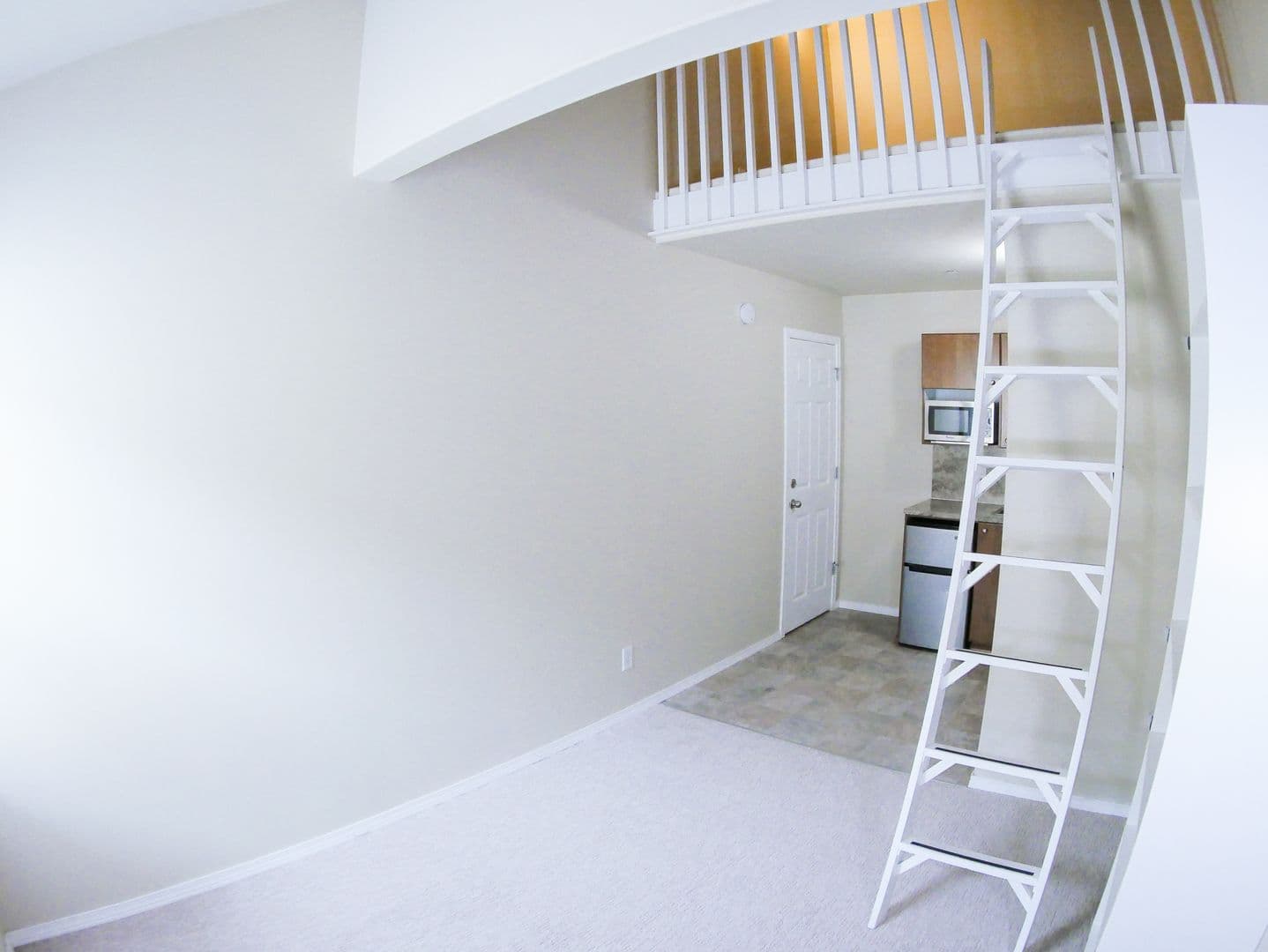 Redmond Apartment: 16552 NE 84th CT