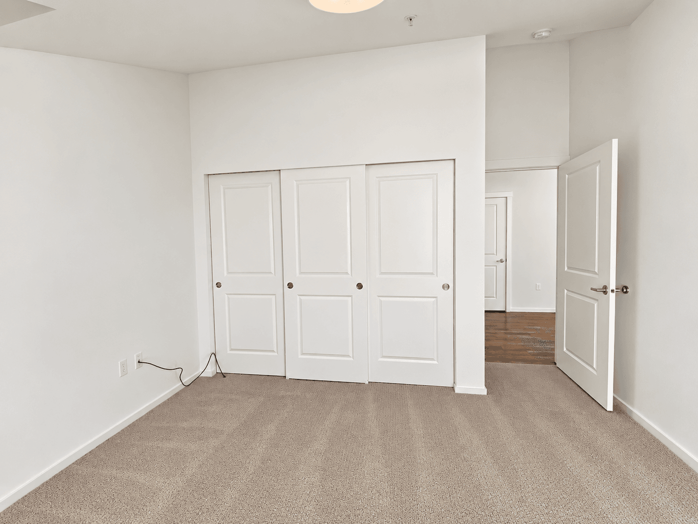 Kirkland Apartment: 450 Central Way