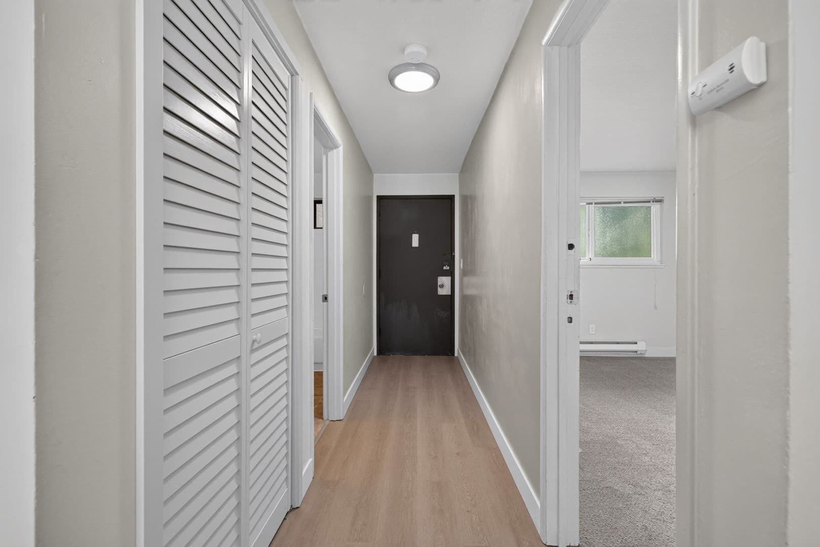 Seattle Apartment: 1653 21st Ave