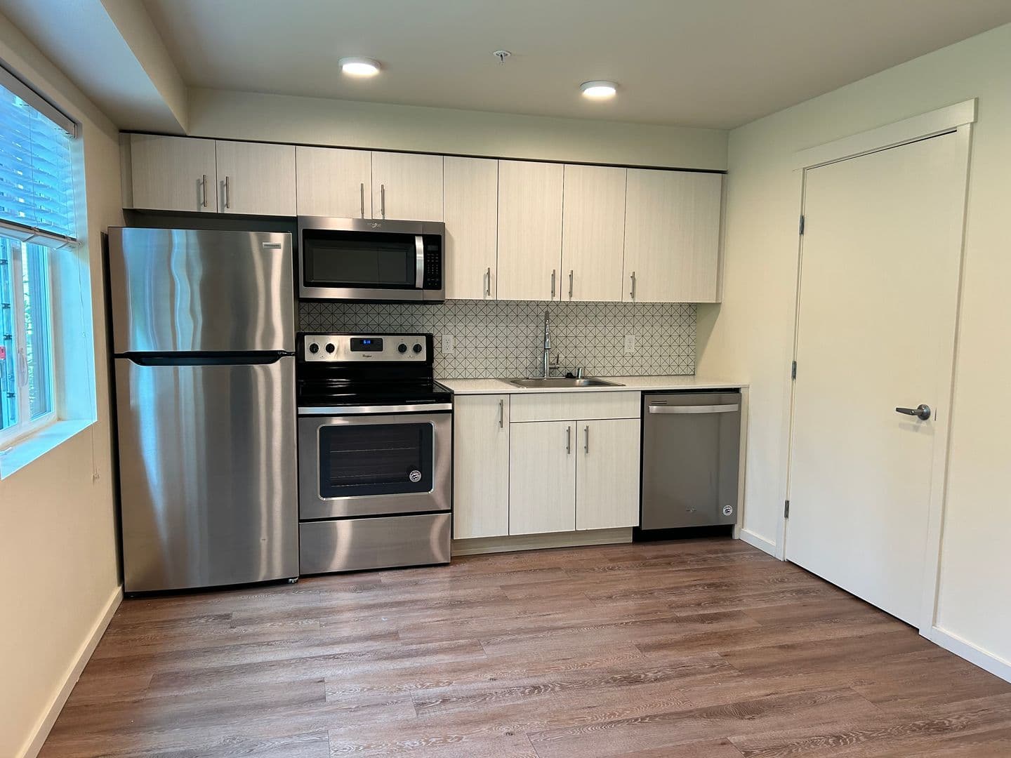 Kirkland Apartment: 330 4th ST